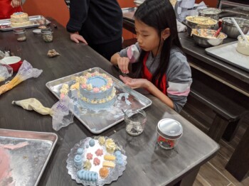 Cake Artist at Work baking parties kids