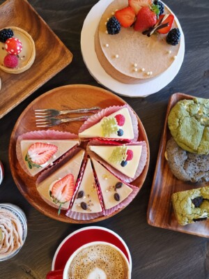 Larry Loves Desserts Cafe Bar Desserts